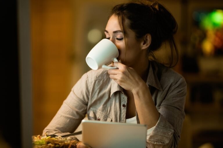 Women drinking coffee